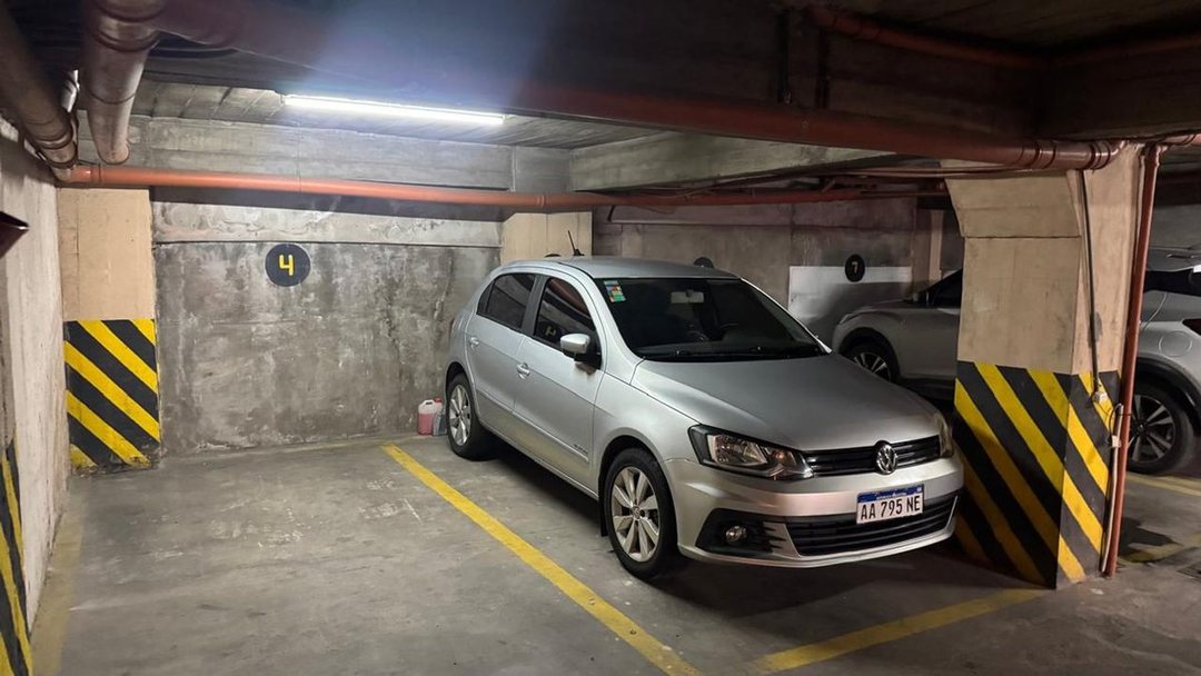VENTA COCHERA CÉNTRICA EXCELENTE INVERSIÓN