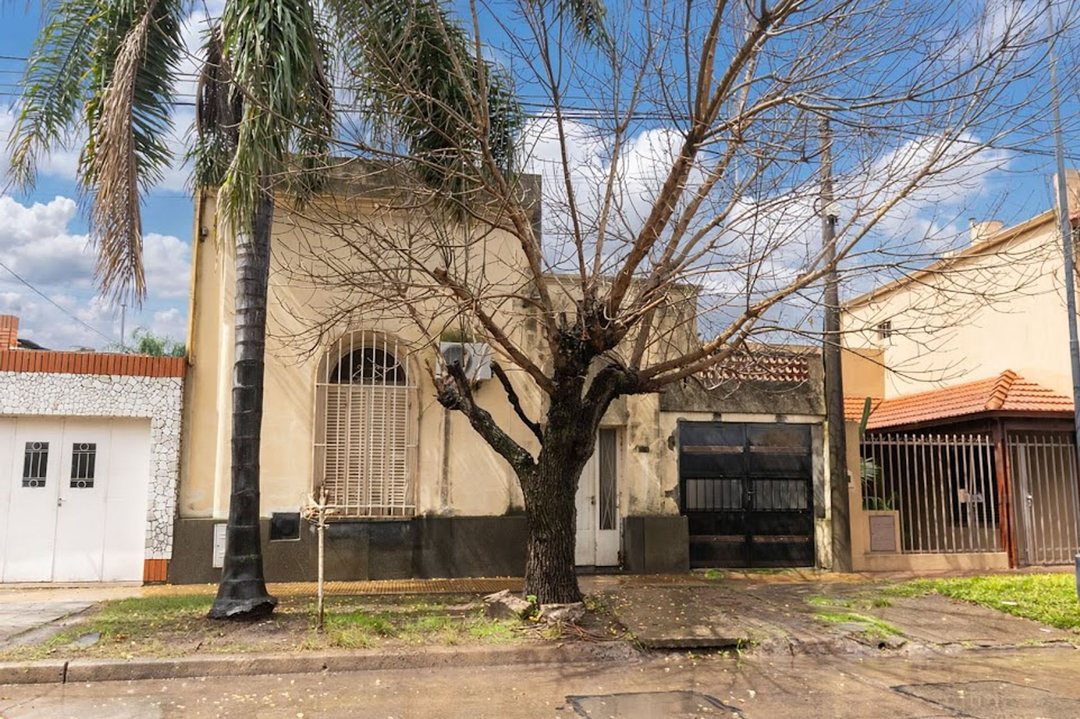 CASA A REFACCIONAR UBICADA EN MARIA SELVA