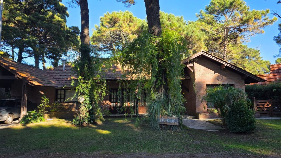 Casa 4 dormitorios en Barrio Nuevo Golf, Pinamar