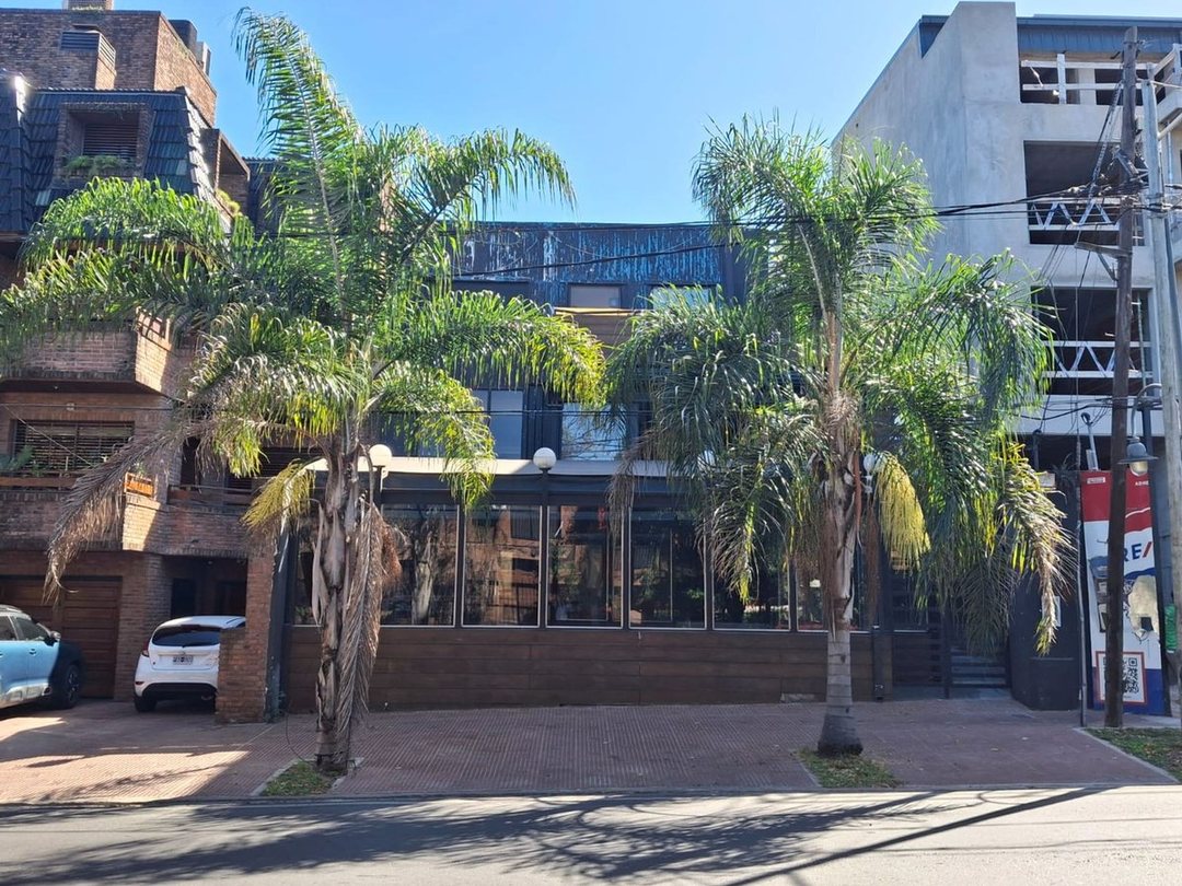 Venta local 390 mts2 en Punta Chica Victoria