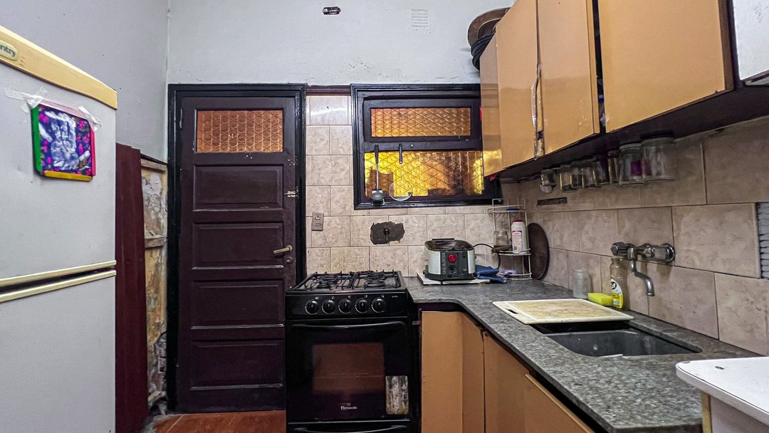VENTA CASA 3 AMB  CON LOCAL COMERCIAL