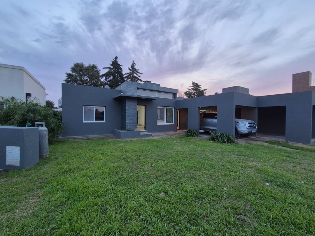VENTA CASA 3 DORMITORIOS EN CAMPOS DE ESTHER