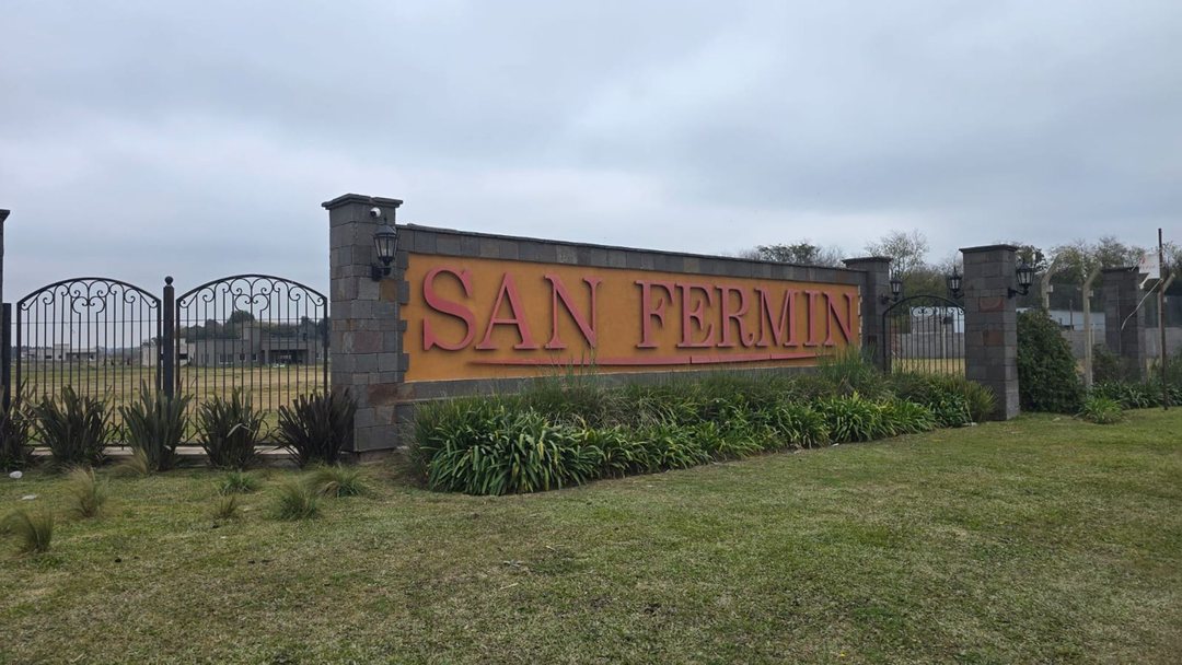 Venta de terreno en Condominio San Fermin