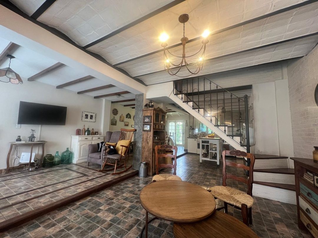 CASA DE 3 AMBIENTES EN VENTA EN CIUDAD EVITA