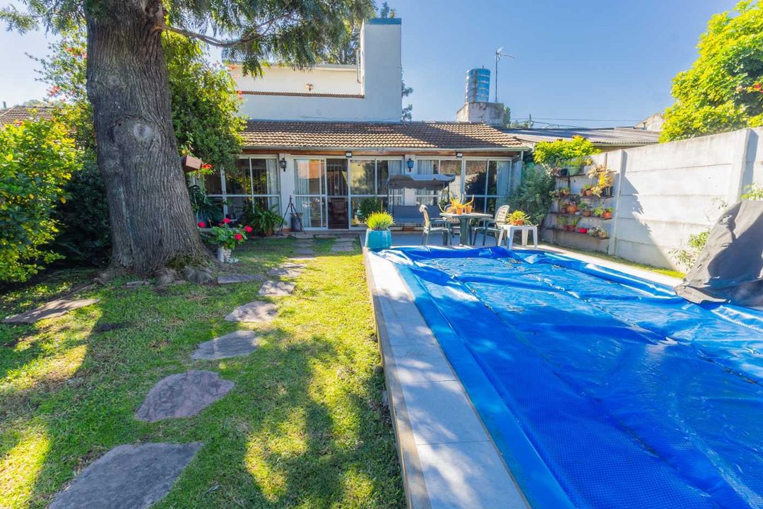Venta Casa 4 amb c/ Pileta en Ituzaingo