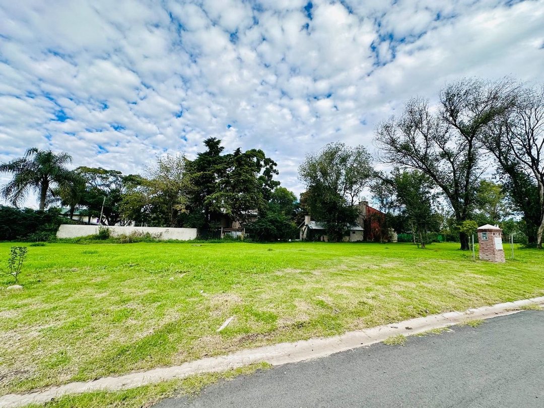 VENTA Lote Central Barrio Cerrado El Vivero KM36