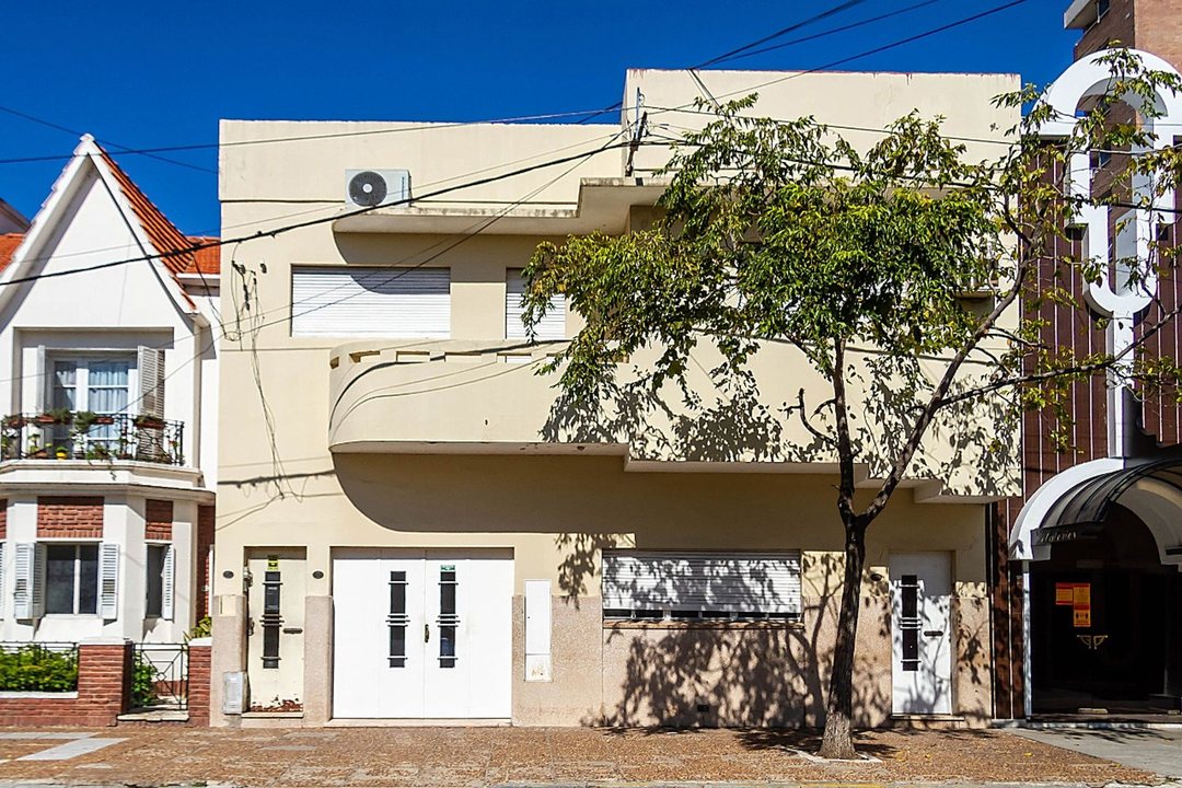 VENTA CASA  EN BARRIO RECOLETA