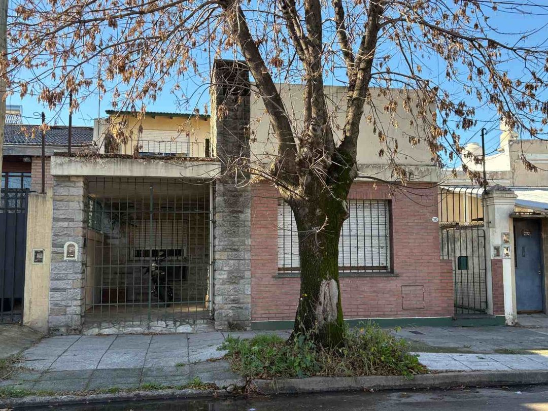 VENTA CASA 5 AMB MULTIFAMILIAR
