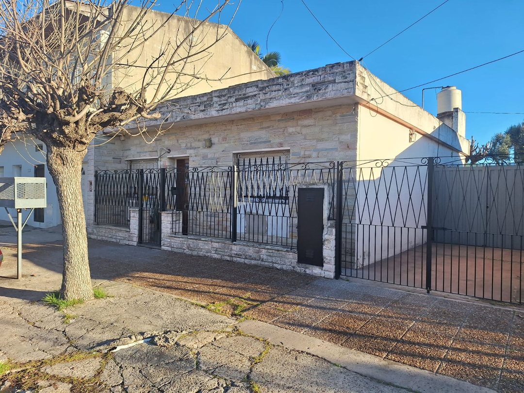 Casa y departamento en venta en José Clemente Paz
