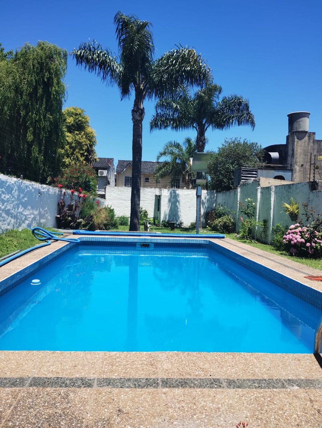 CASA 5 AMBIENTES EN VILLA LUZURIAGA PILETA PARQUE
