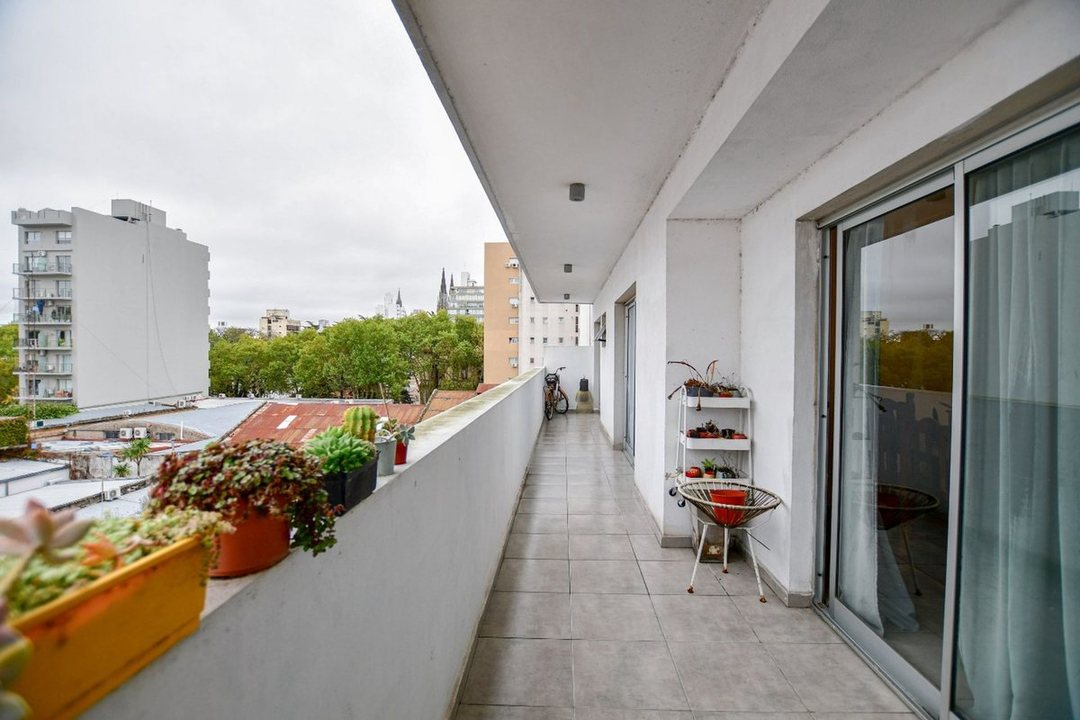 DEPARTAMENTO VENTA LA PLATA 2 DORMITORIOS BALCON
