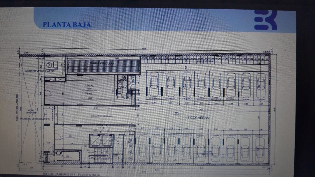 VENTA LOCAL COMERCIAL ALMAGRO ZONA EXCELENTE