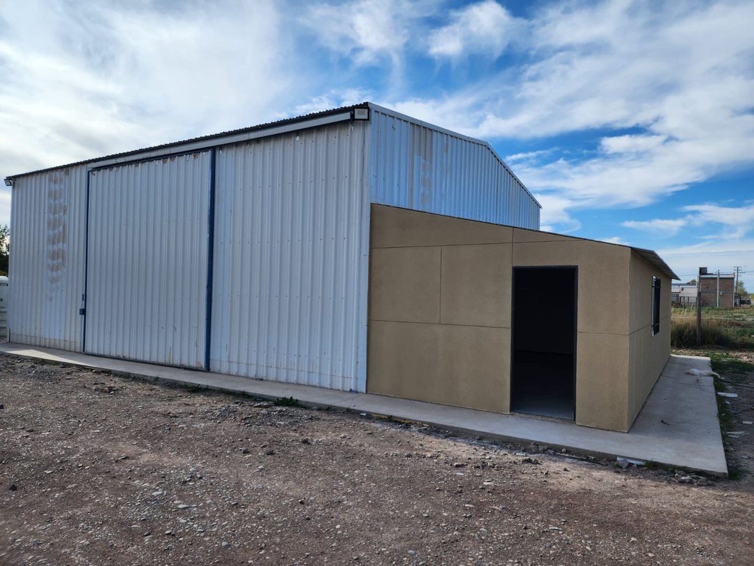 VENTA GALPON CON OFICINAS EN FERNANDEZ ORO