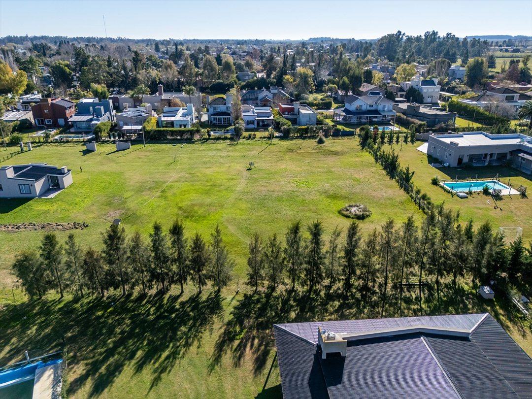 VENTA LOTE 2500 M2 CHASCOMUS BARRIO SEMICERRADO