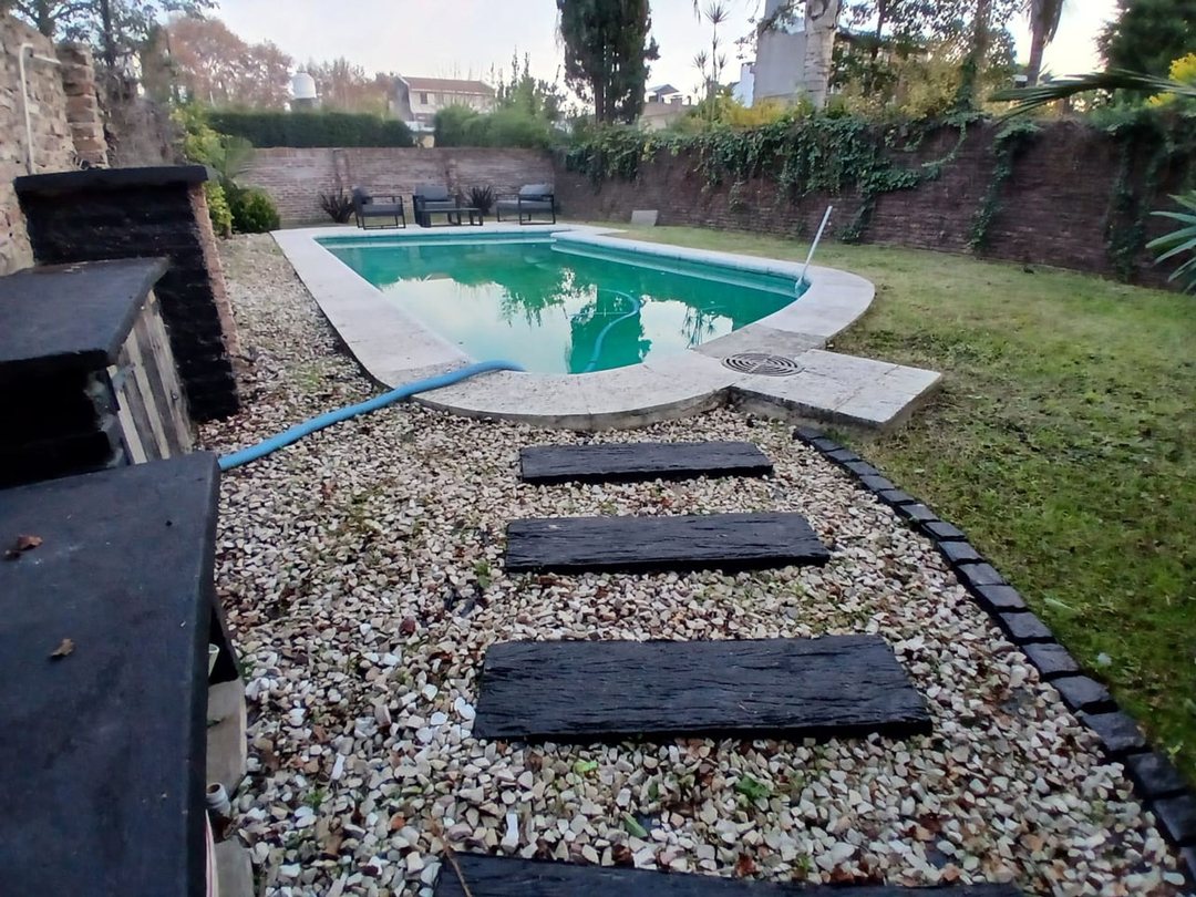 VENTA LOTE CON PILETA BANFIELD