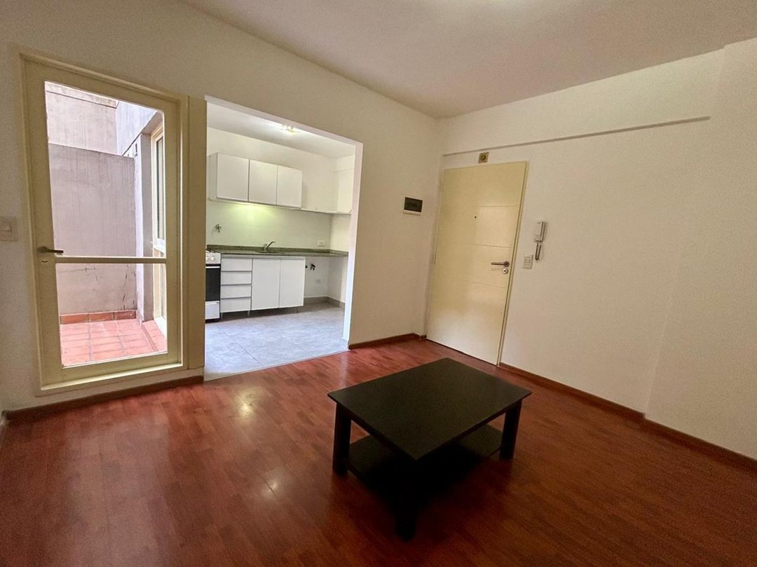 CABALLITO VENTA DPTO 2 AMB CON PATIO APTO PROF.