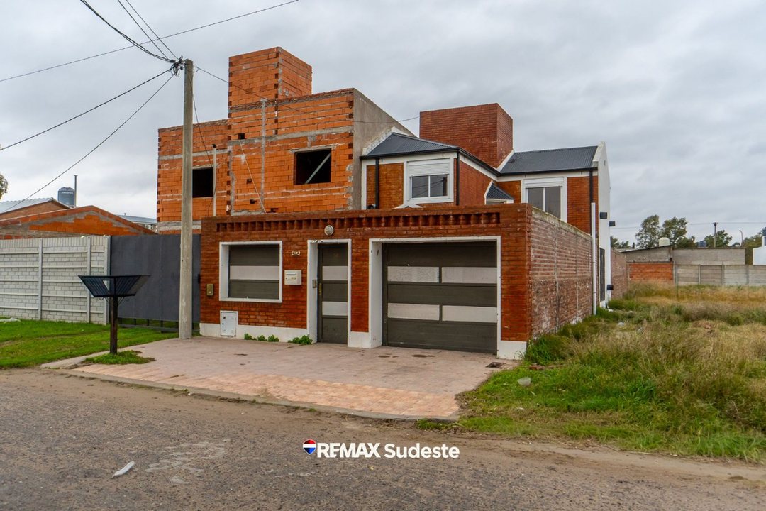CASA EN VENTA 3 DORMITORIOS, APTA CREDITO