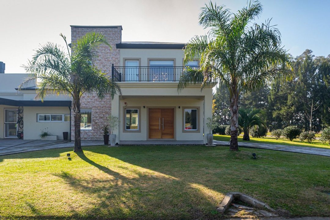 CASA 5 AMBIENTES EN VENTA LA PROVIDENCIA CANNING