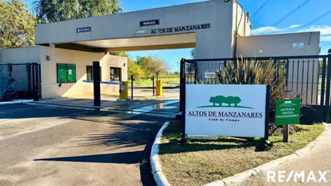 Terreno En Venta En Altos De Manzanares, Pilar
