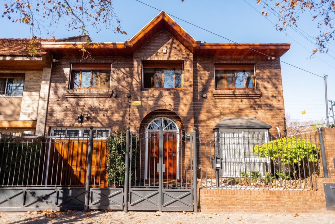 VENTA CASA 4 AMBIENTES APTA CREDITO QUILMES