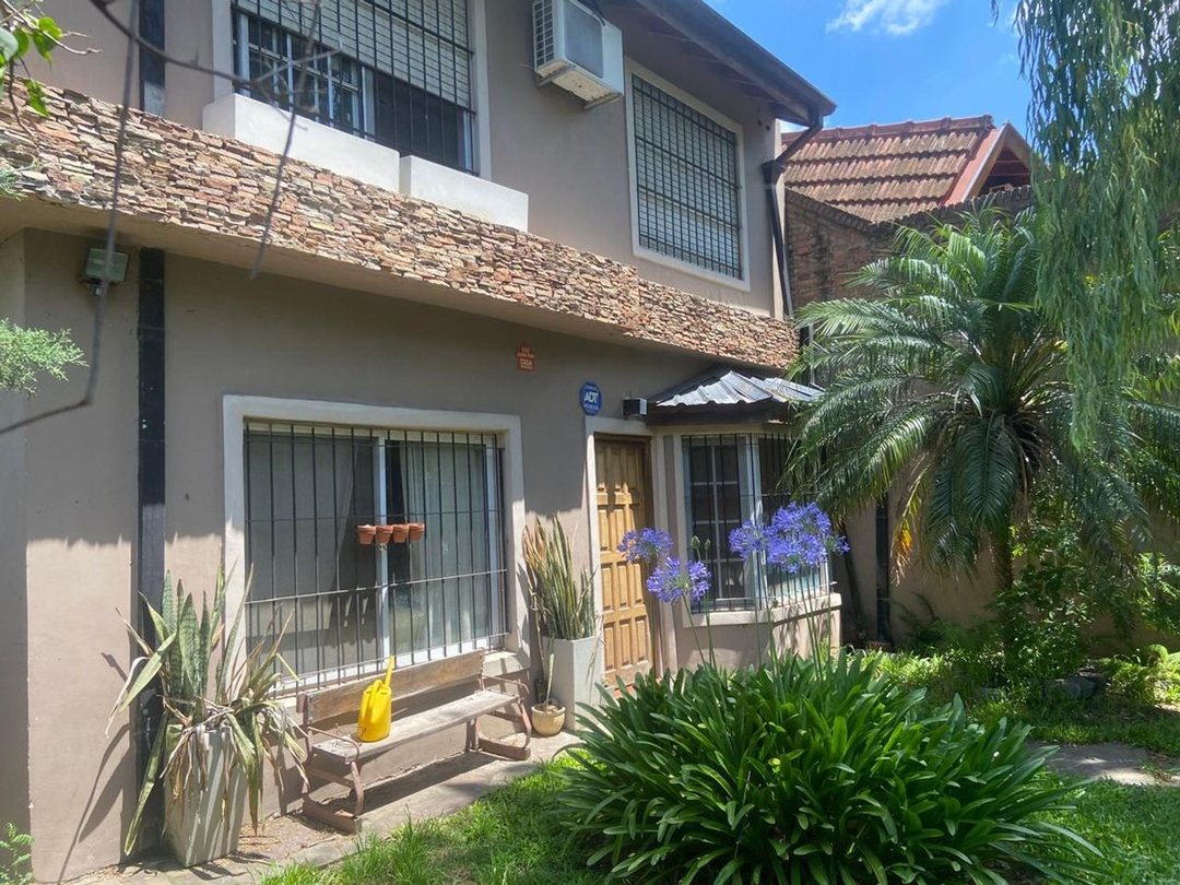 VENTA CASA 6 AMBIENTES DON TORCUATO PATIO, PILETA