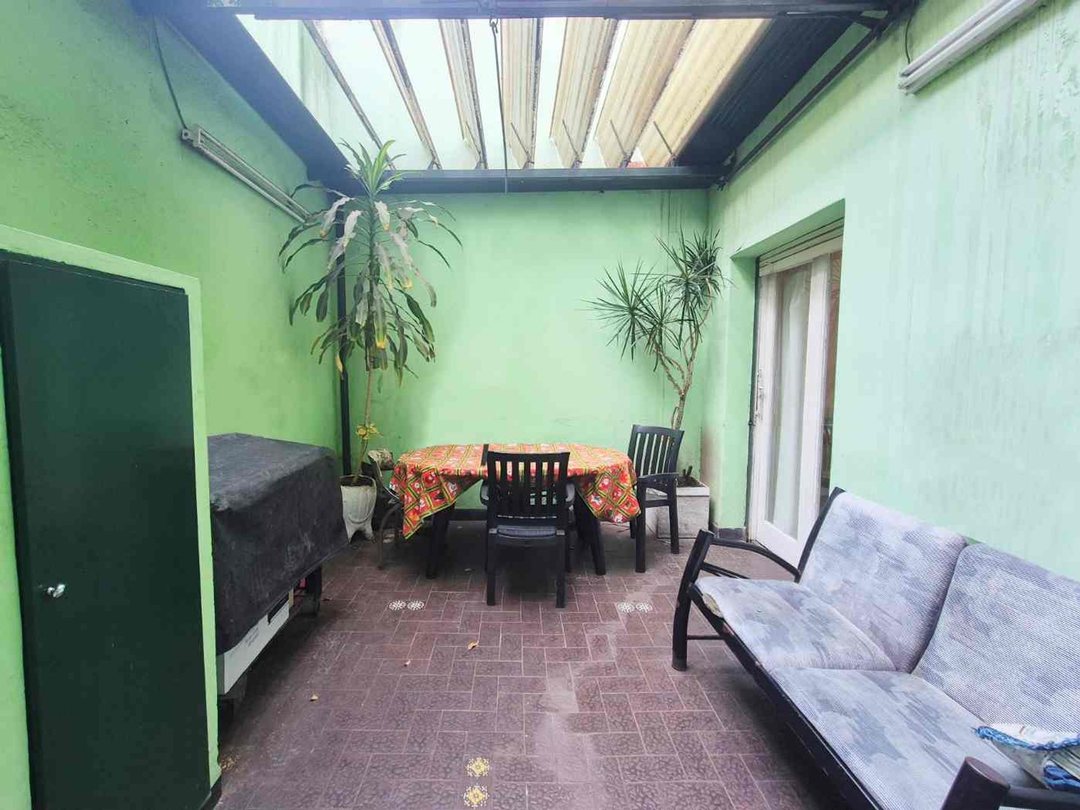 VENTA CASA 4 AMBIENTES PATIO Y TERRAZA EN DEVOTO