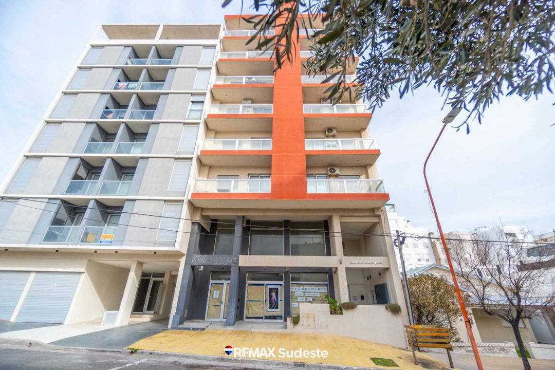 VENTA DEPTO DOS AMBIENTES MONTE HERMOSO CENTRO