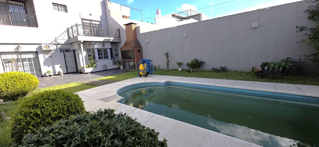 Venta Casa 5 amb Coch/Pil/Jardin.Parque Avellaneda