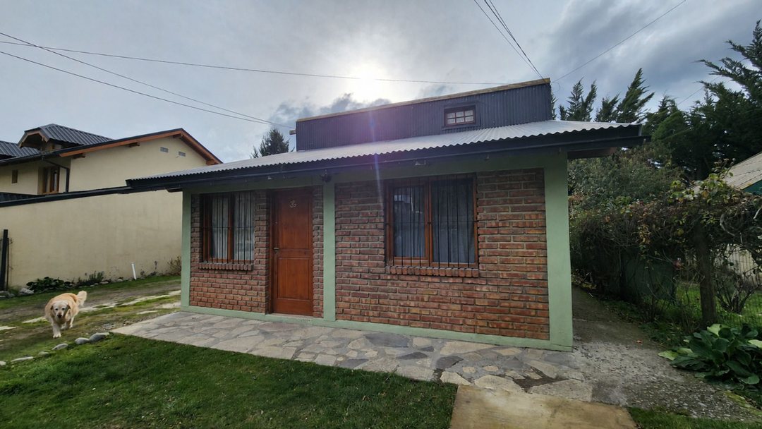 Casa + 2 departamentos en Melipal