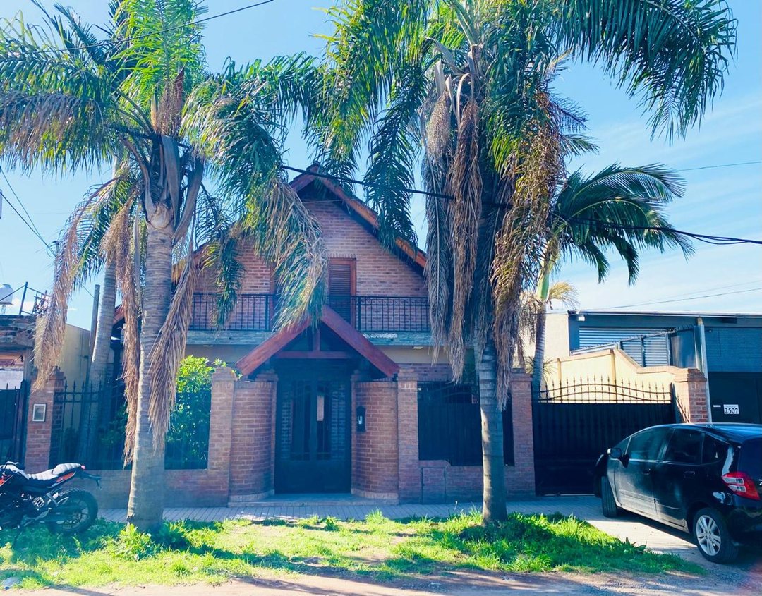 Casa 2 Plantas 4 Amb C/ Pileta Climatiz EZPELETA
