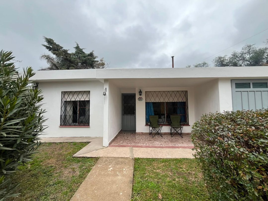 VENTA CASA PB 2 DORM REFACCIONADA EN VALLE HERMOSO