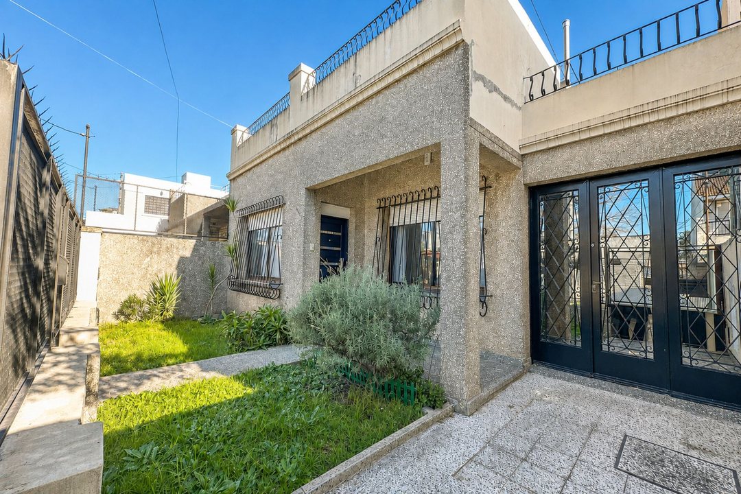 Casa 4 amb con lote amplio, quincho y cochera