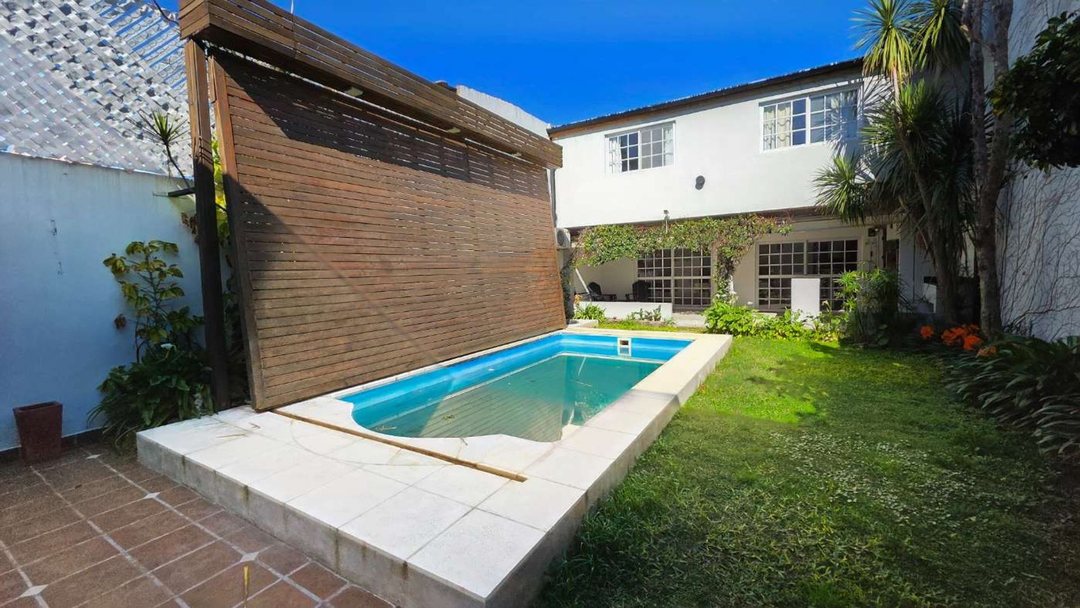 FLORIDA OESTE CASA VENTA 5 AMB COCHERA Y PILETA