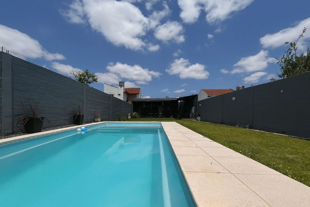 Venta casa 4 amb Lanús Jardín piscina apta credito