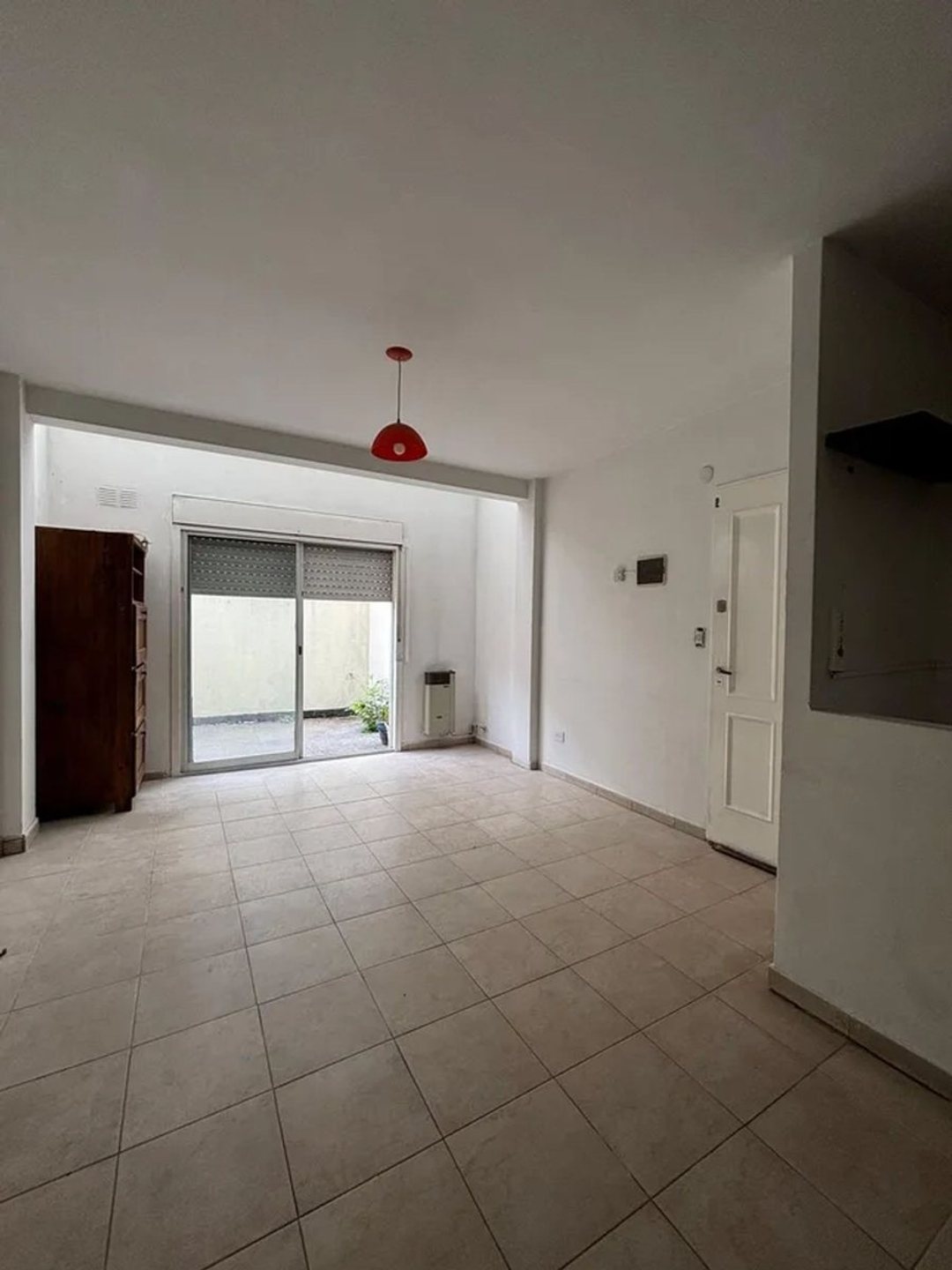 Venta PH 2 ambientes Con Patio En La Boca