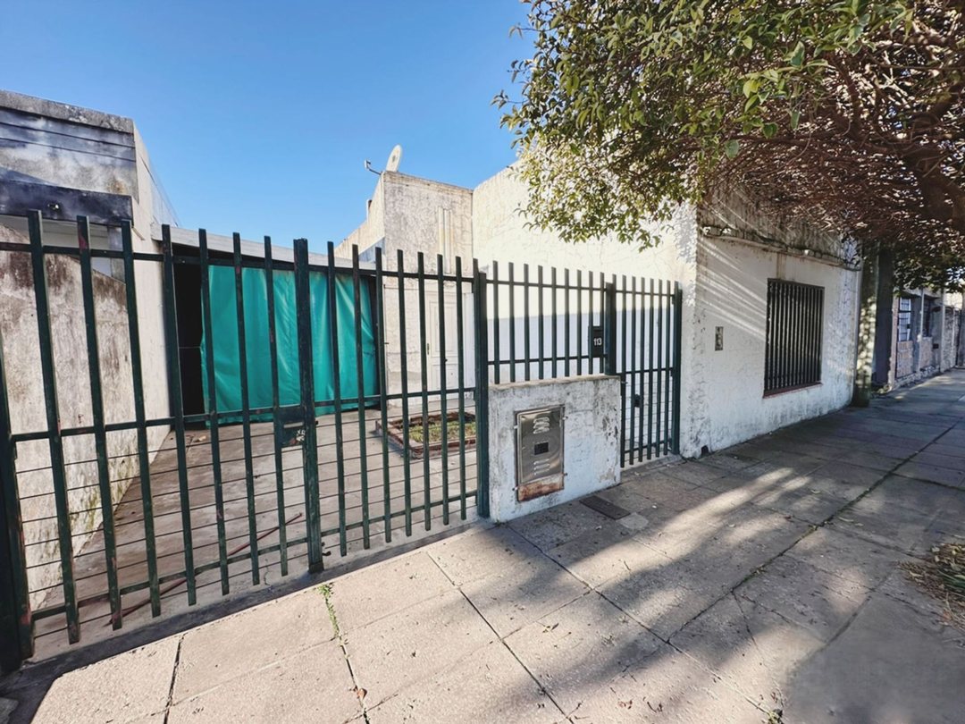 VENTA CASA LA EMILIA 2 HAB COCHERA SAN NICOLAS