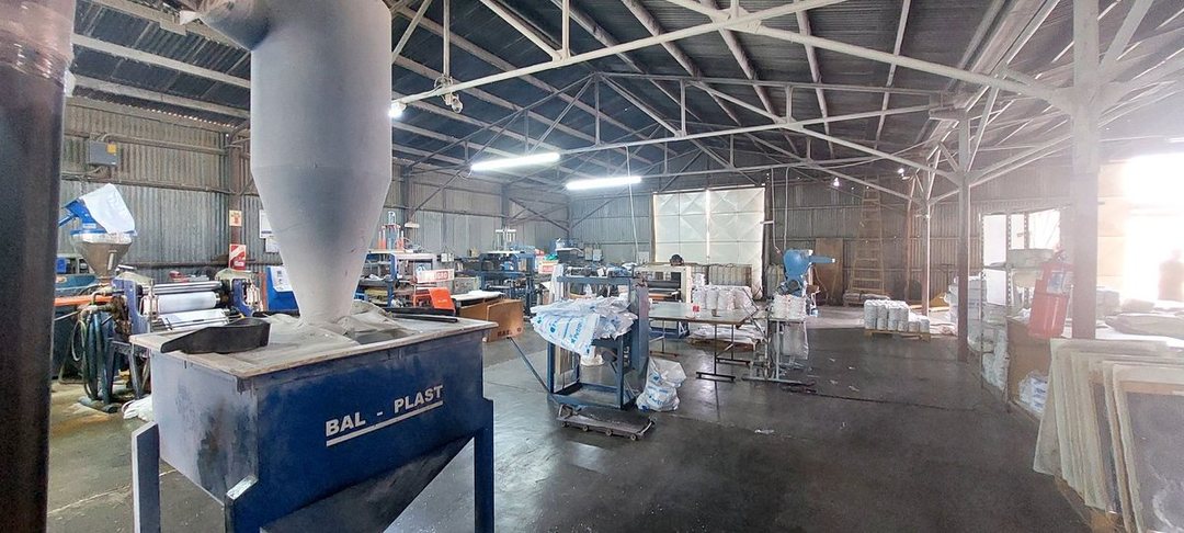 VENTA DE  FABRICA DE PLASTICOS LUJAN DE CUYO