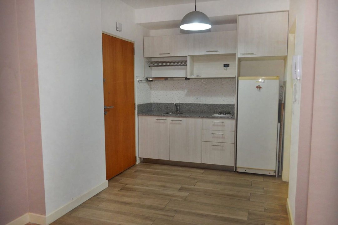 VENTA DE MONOAMBIENTE EN FLORES. APTO CRÉDITO
