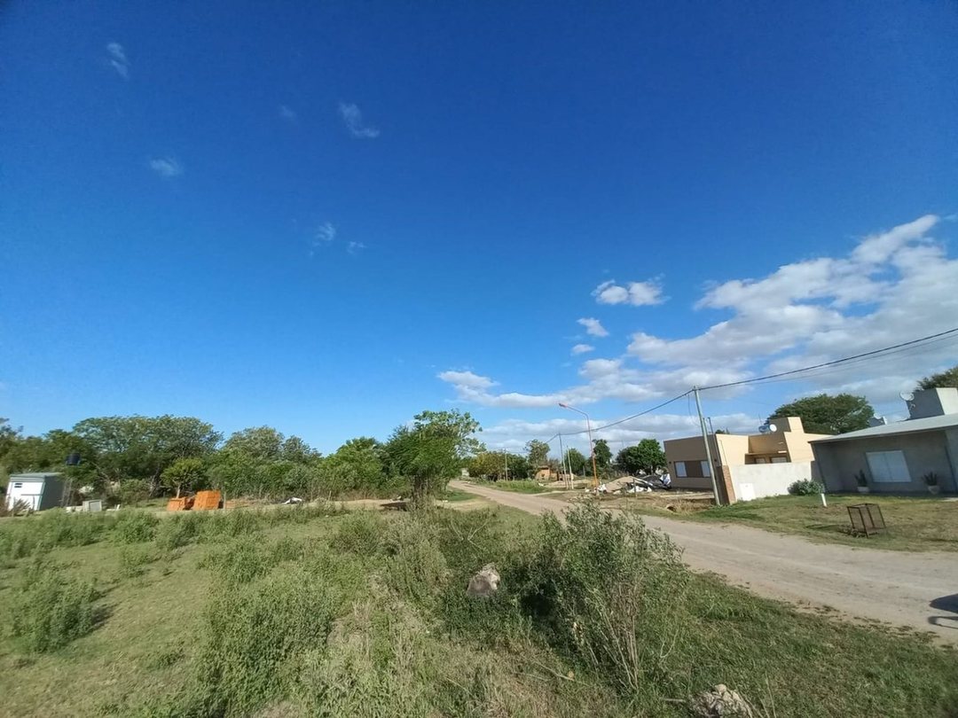 VENTA AMPLIO LOTE EN FELICIA