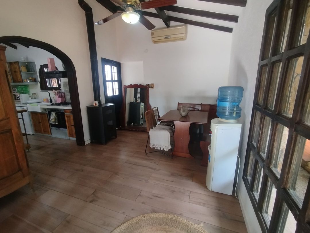 VENTA CASA 4 AMB JOSE MARMOL PATIO COCHERA PILETA
