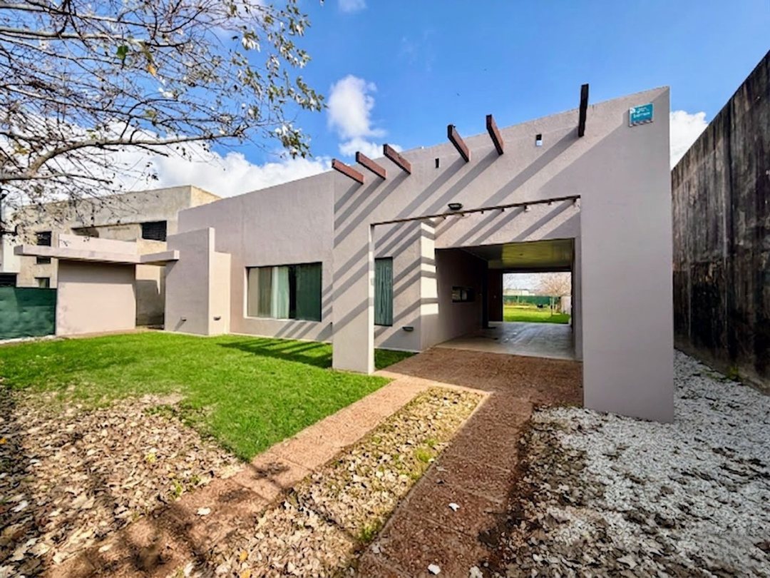 VENTA/VIVIENDA/3 DORM/PILETA/SERV/VILLA LOS ALAMOS