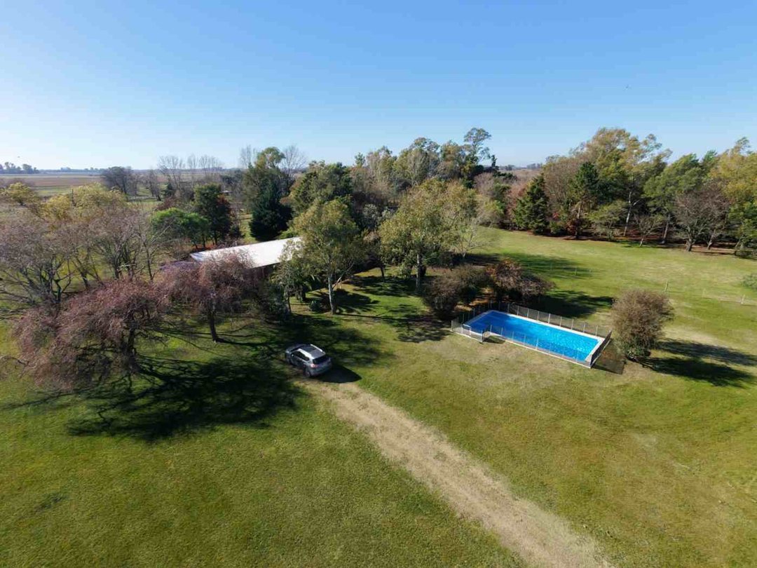 Venta casa con pileta lote 1,25 hectareas
