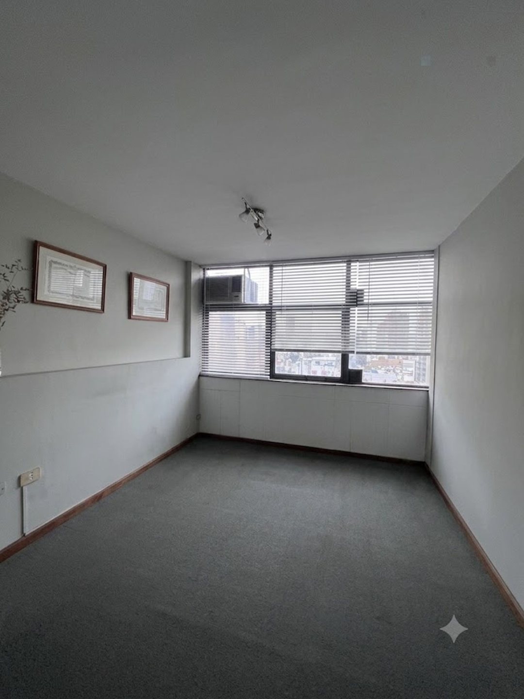 VENTA OFICINA ZONA TRIBUNALES CORDOBA 3 PRIVADOS