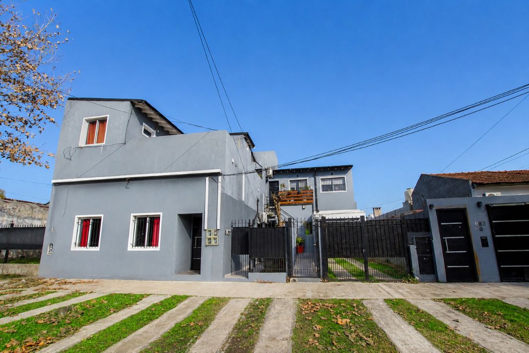 PH EN VENTA TURDERA 3 AMBIENTES CON PATIO
