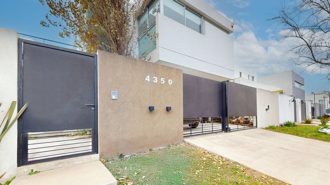 Casa en VENTA Gonnet, Don Carlos. 3 dorm. y pileta