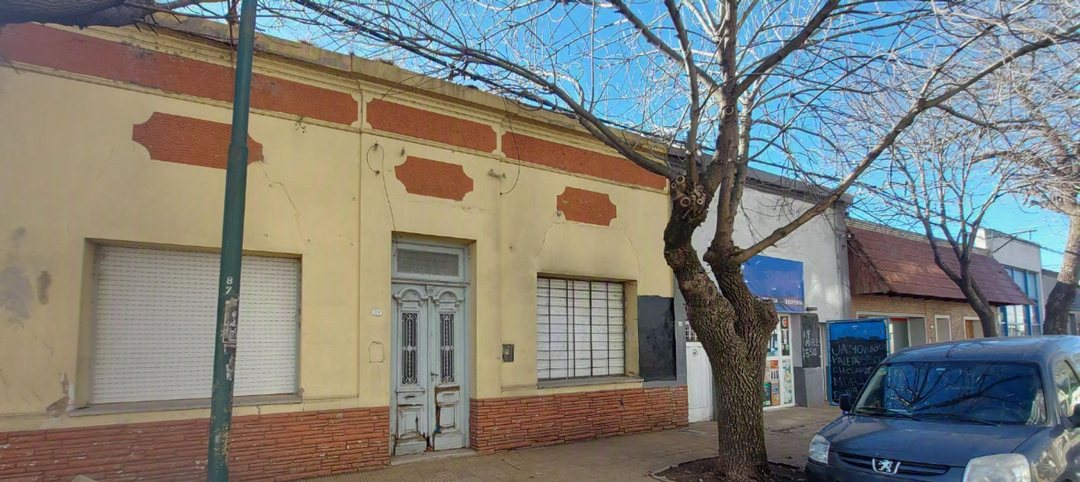 CASA EN VENTA EN SALTO CON LOCAL
