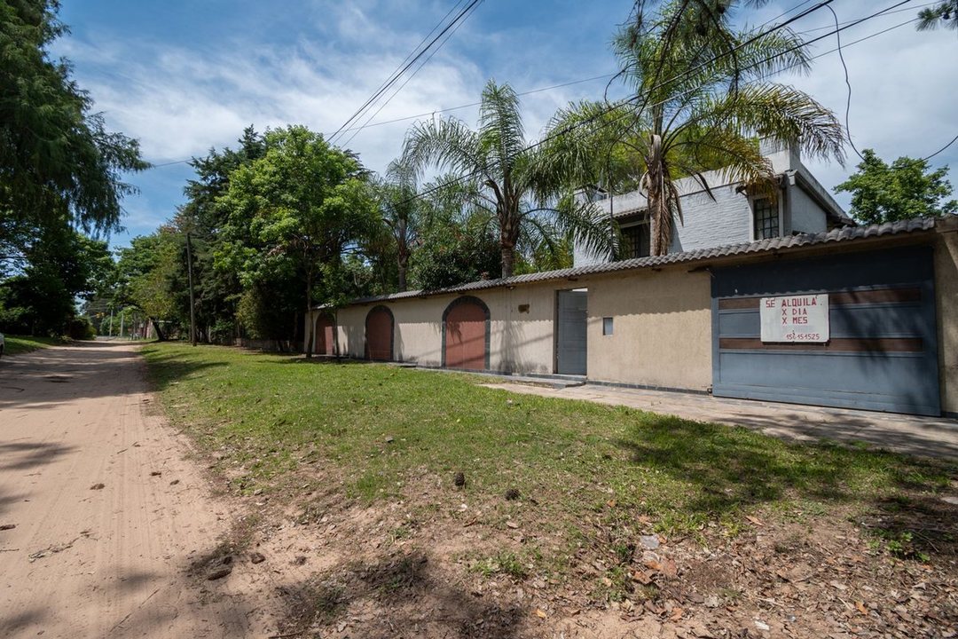 VENTA CASA 4 DORMITORIOS PILETA QUINCHO LAS PALTAS