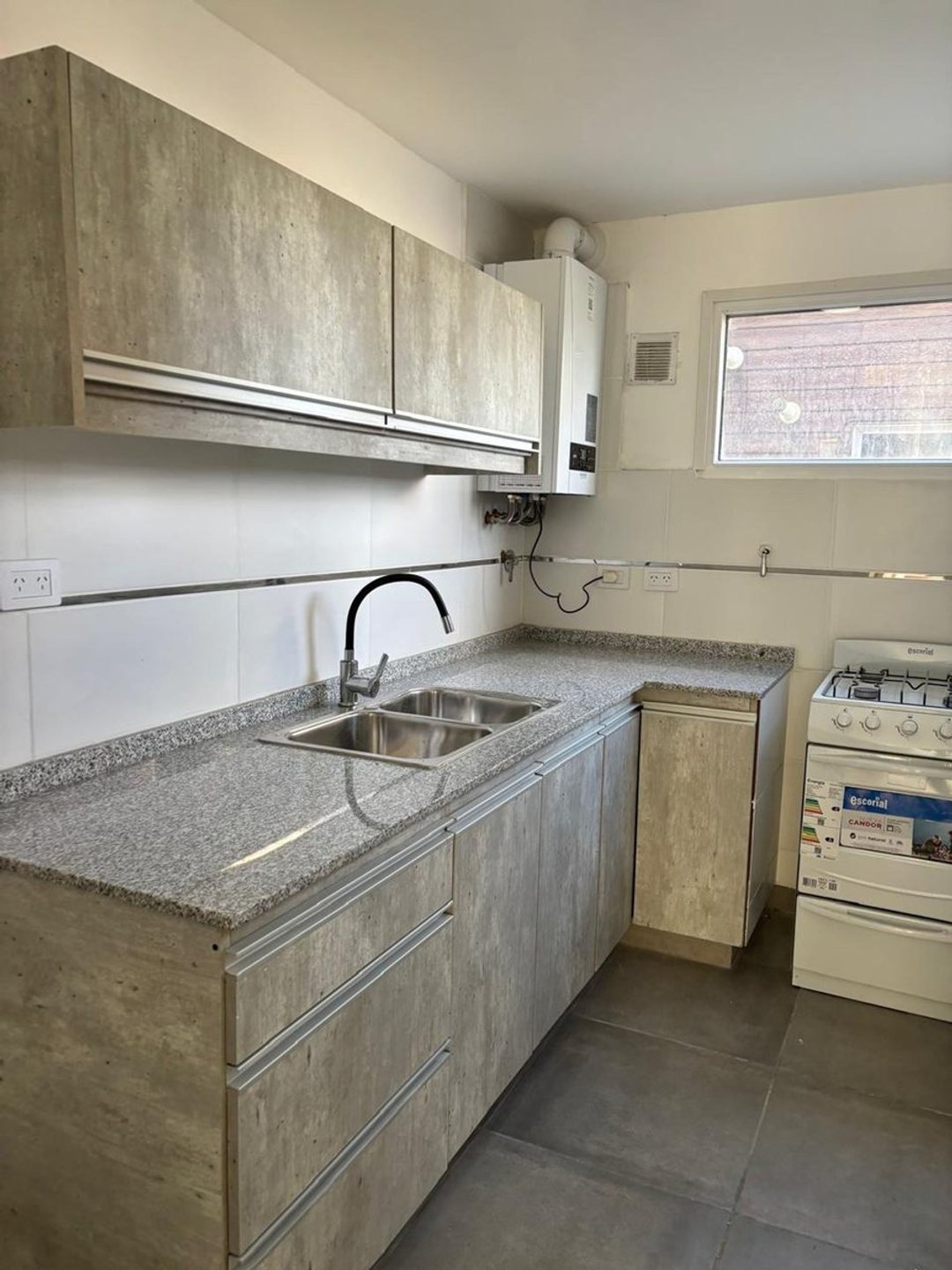 DUPLEX EN VENTA DE 2 DORM 2 BAÑOS Y PATIO