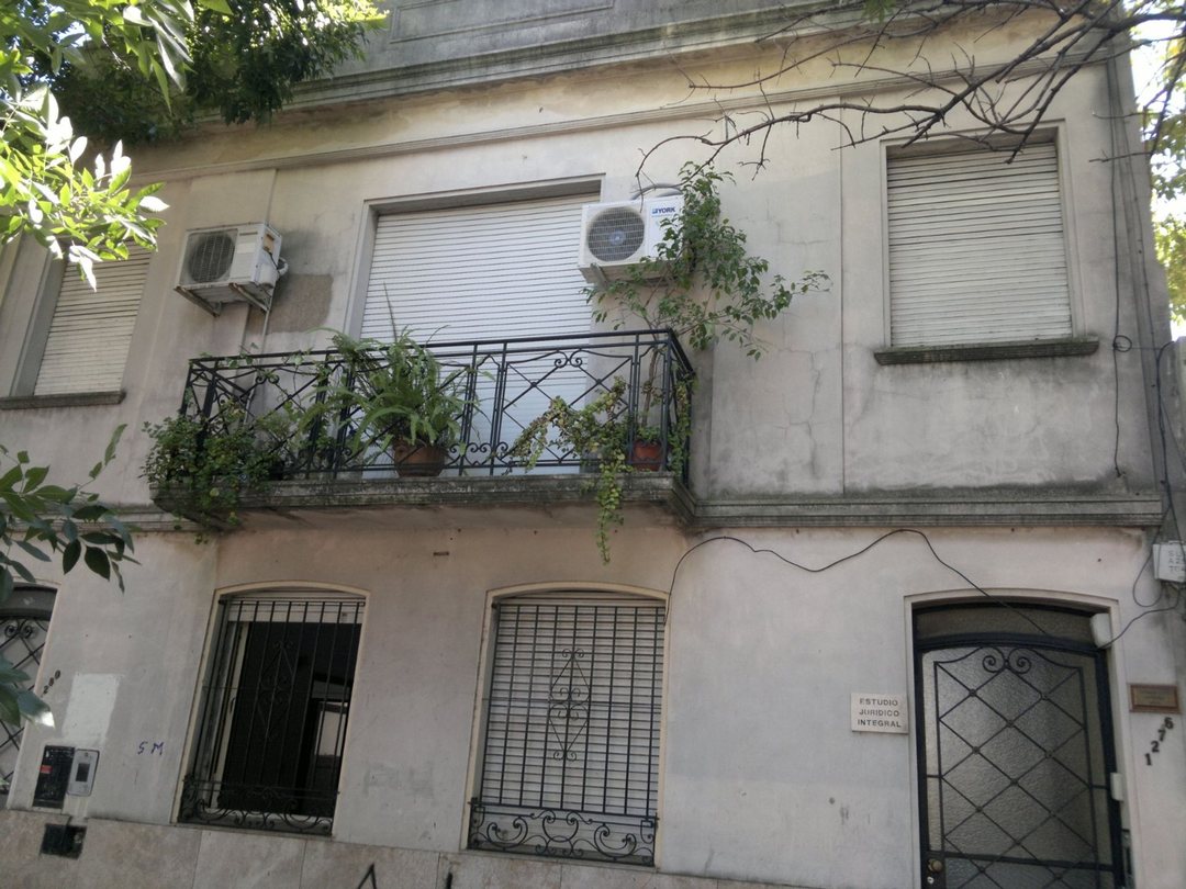 CASA EN VENTA RECICLAR O EDIFICAR ABASTO