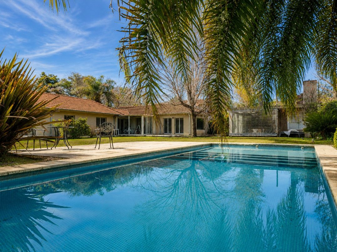 Casa Venta Club de Campo Aranzazu Pileta Seguridad